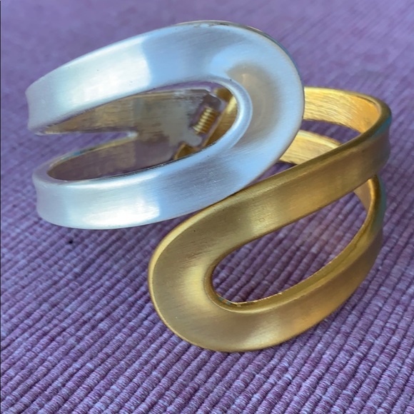 New gold and silver bangle - Picture 3 of 3
